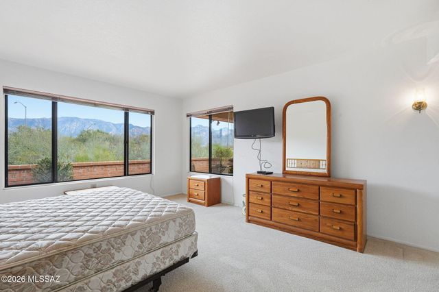 13924 N Green Tree Drive, Oro Valley, AZ 85755