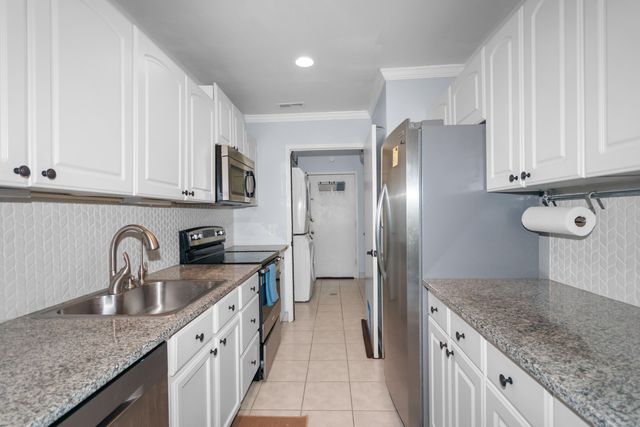 744 Peninsula Court, Ann Arbor, MI 48105