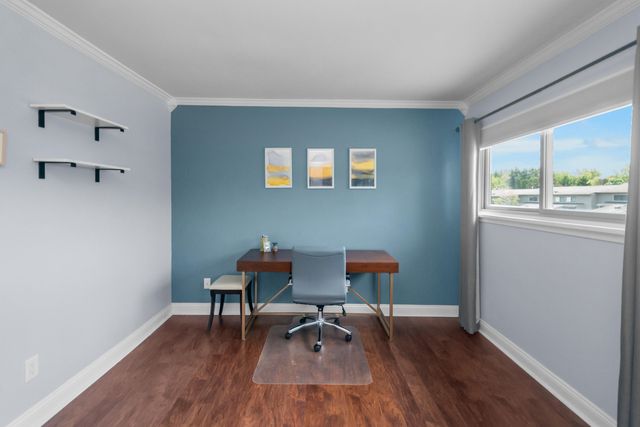 744 Peninsula Court, Ann Arbor, MI 48105