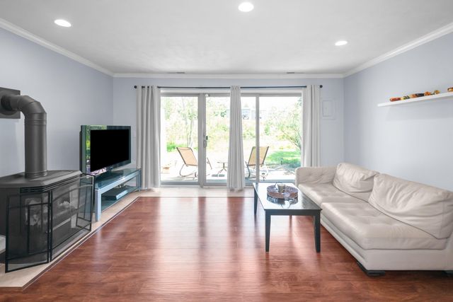 744 Peninsula Court, Ann Arbor, MI 48105