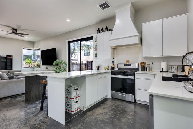 706 Valdez ST 2, Austin, TX 78741