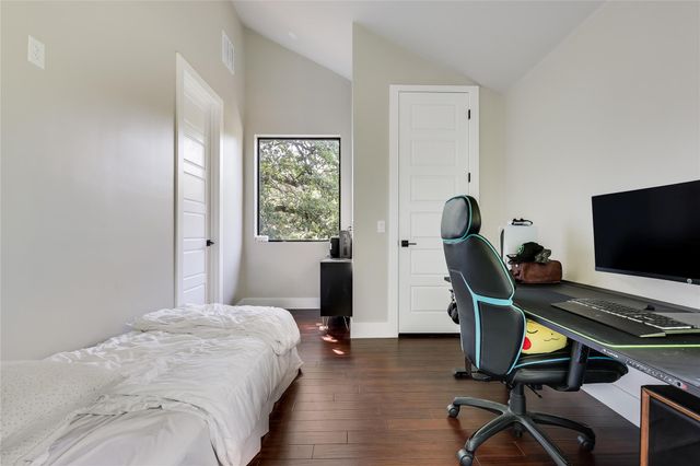 706 Valdez ST 2, Austin, TX 78741