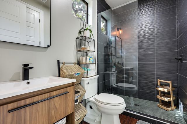 706 Valdez ST 2, Austin, TX 78741