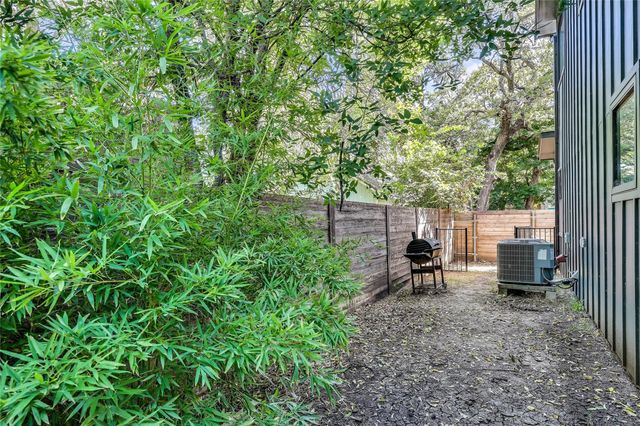 706 Valdez ST 2, Austin, TX 78741
