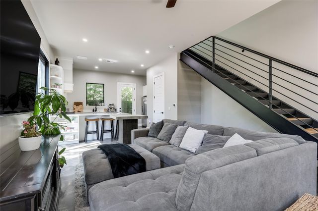 706 Valdez ST 2, Austin, TX 78741