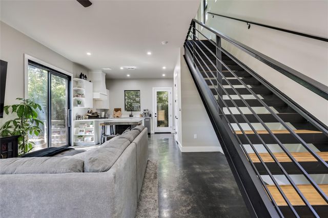 706 Valdez ST 2, Austin, TX 78741