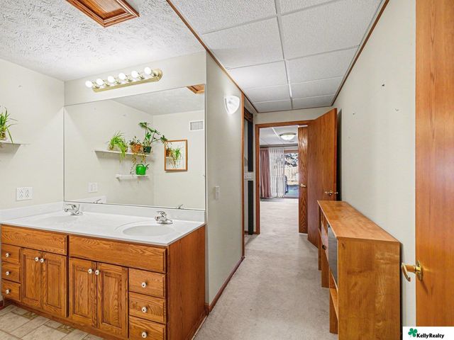 15024 Spaulding Street, Omaha, NE 68116