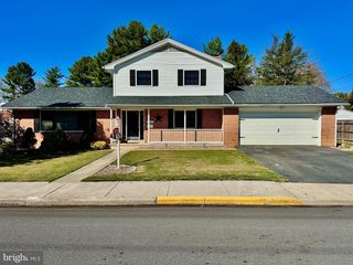 977 YORK ST, Lebanon, PA 17042