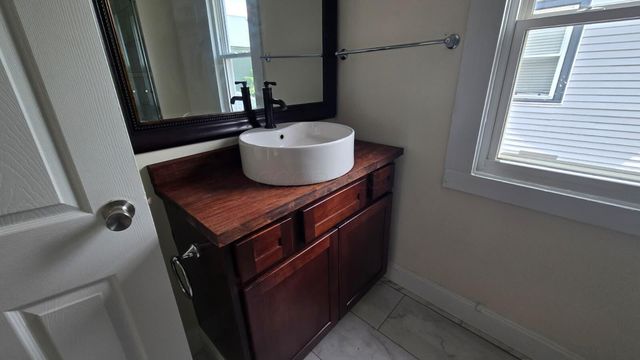 1156 S Champion Avenue, Columbus, OH 43206