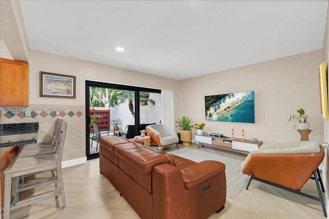 3013 Willow Ln 260, Hollywood, FL 33021