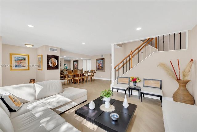 3013 Willow Ln 260, Hollywood, FL 33021