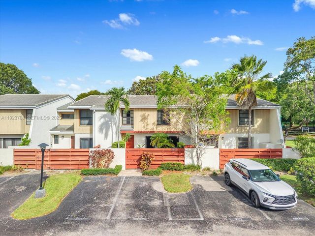 3013 Willow Ln 260, Hollywood, FL 33021