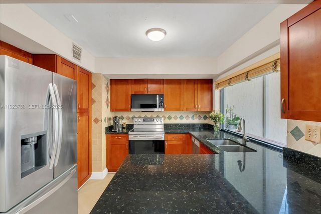 3013 Willow Ln 260, Hollywood, FL 33021