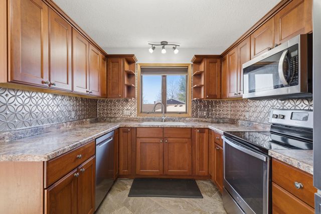 332 Fleur Drive, New Hampton, IA 50659