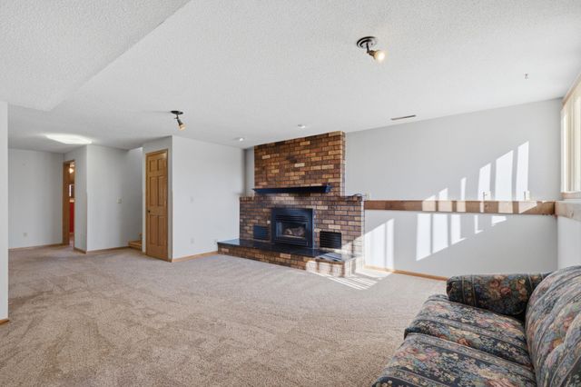 332 Fleur Drive, New Hampton, IA 50659