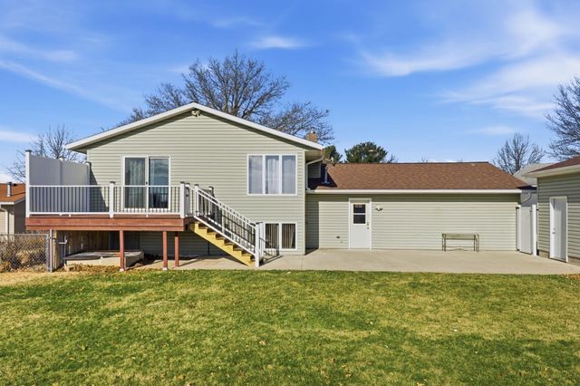 332 Fleur Drive, New Hampton, IA 50659