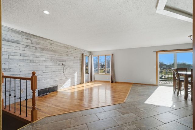 332 Fleur Drive, New Hampton, IA 50659