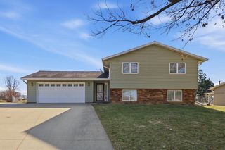 332 Fleur Drive, New Hampton, IA 50659