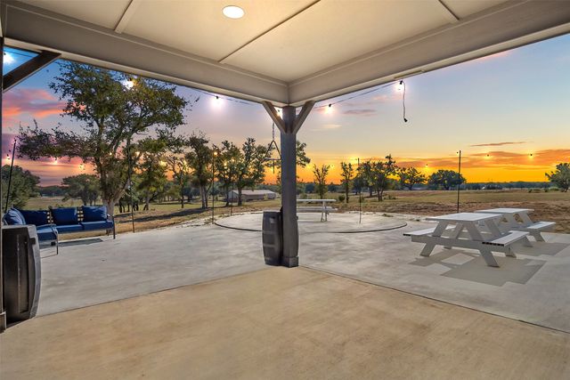 805 Carter Lane, Santo, TX 76472