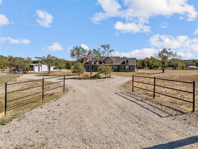 805 Carter Lane, Santo, TX 76472