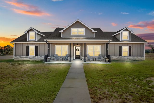 805 Carter Lane, Santo, TX 76472
