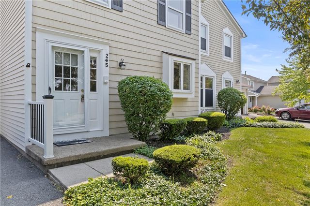 245 Deerhurst Lane, Webster, NY 14580