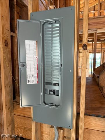 2129 Davis BLVD, Fort Myers, FL 33905