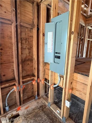 2129 Davis BLVD, Fort Myers, FL 33905