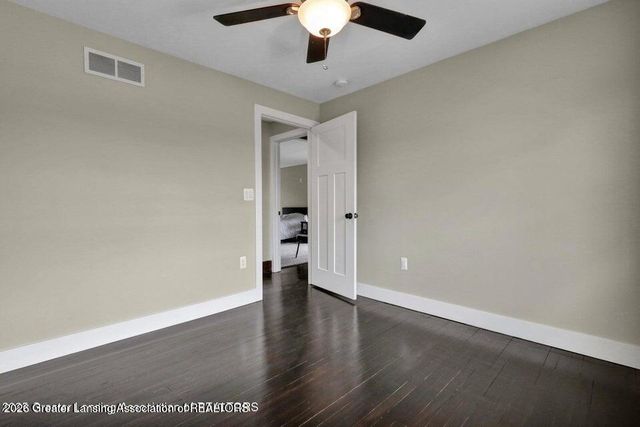 1127 W Saginaw Street, Lansing, MI 48915