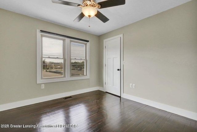 1127 W Saginaw Street, Lansing, MI 48915