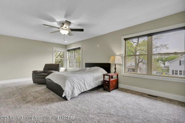 1127 W Saginaw Street, Lansing, MI 48915