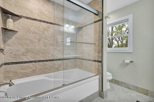 1127 W Saginaw Street, Lansing, MI 48915