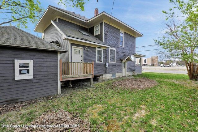 1127 W Saginaw Street, Lansing, MI 48915