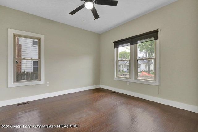 1127 W Saginaw Street, Lansing, MI 48915