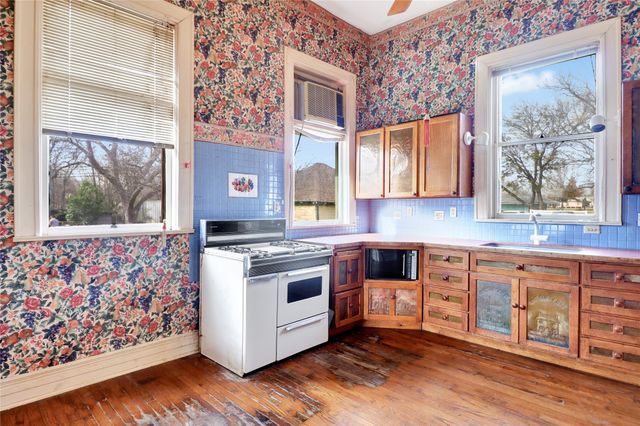 200 S Colorado Street, Whitney, TX 76692