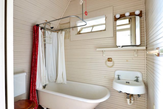 200 S Colorado Street, Whitney, TX 76692