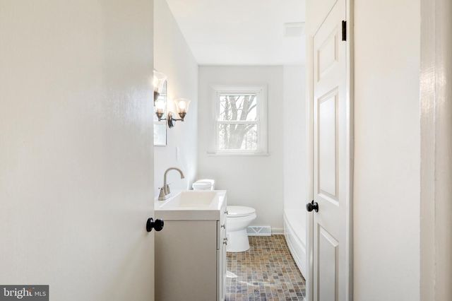 254 BLUE ROCK RD, Millersville, PA 17551