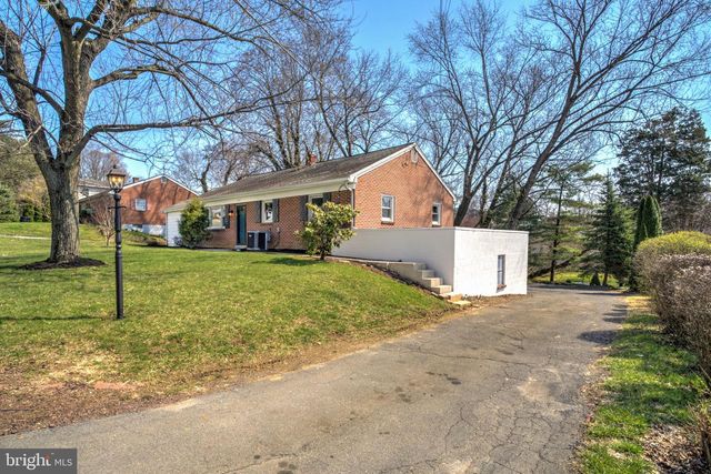 254 BLUE ROCK RD, Millersville, PA 17551