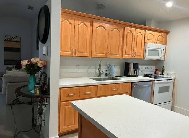 8205 SW 12th Place, North Lauderdale, FL 33068