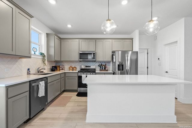 2906 Vista Pkwy, New Braunfels, TX 78130