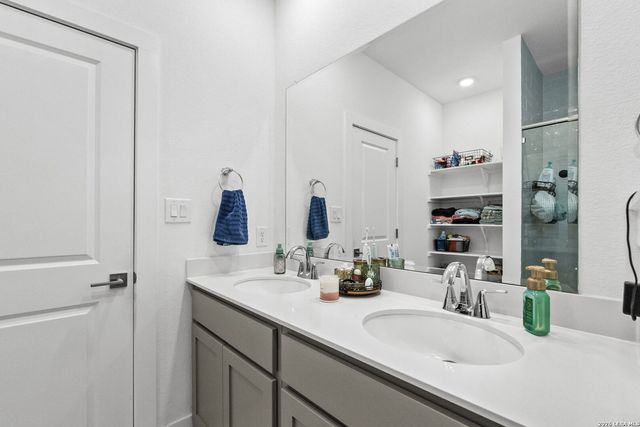 2906 Vista Pkwy, New Braunfels, TX 78130