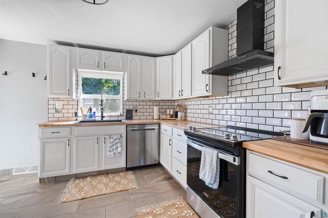 4948 Nelsondale Road, Duluth, MN 55811