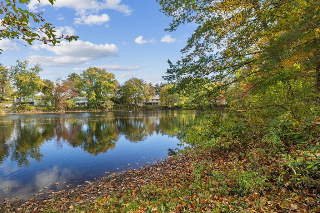 5 Swiftwater Dr Apt 8, Allenstown, NH 03275