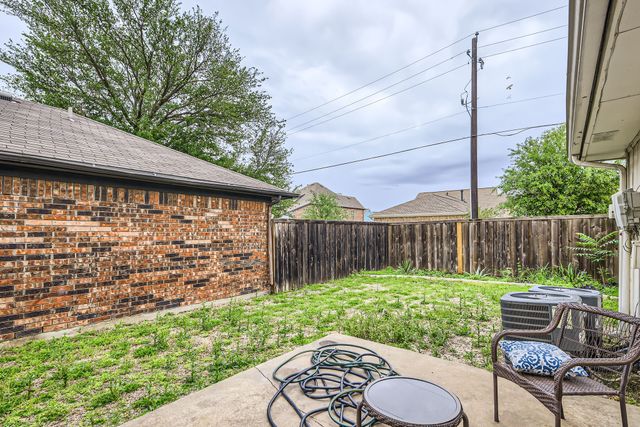 1106 Alameda Drive, Carrollton, TX 75007
