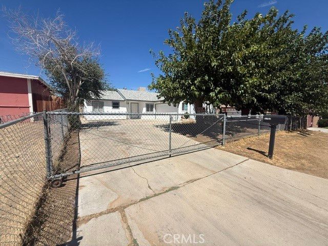 37815 Robina, Palmdale, CA 93550