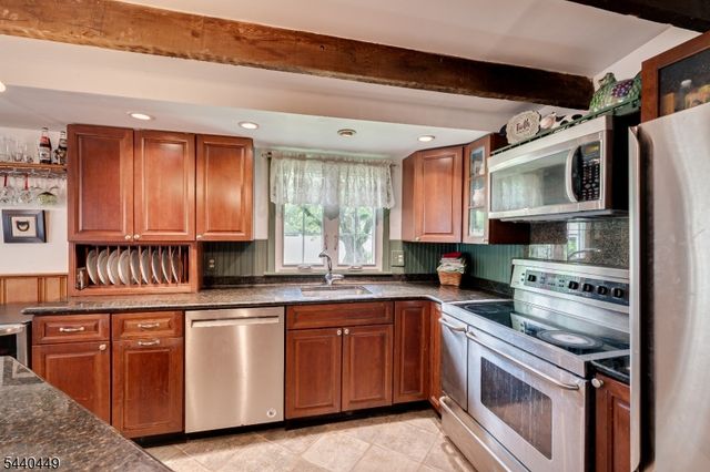 78 Falcon Rd, Hillsborough Twp., NJ 08844