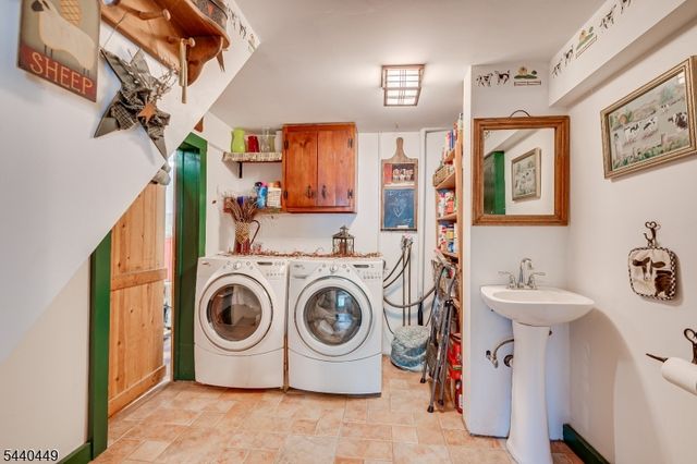 78 Falcon Rd, Hillsborough Twp., NJ 08844