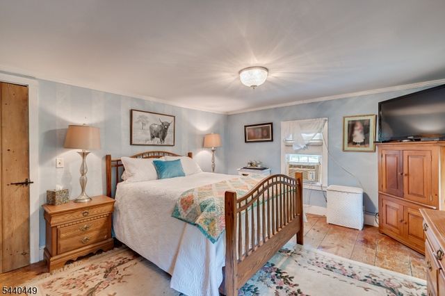 78 Falcon Rd, Hillsborough Twp., NJ 08844