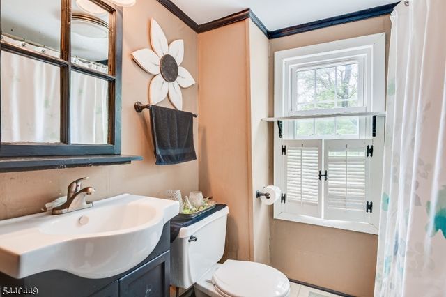 78 Falcon Rd, Hillsborough Twp., NJ 08844