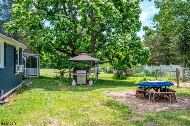 78 Falcon Rd, Hillsborough Twp., NJ 08844